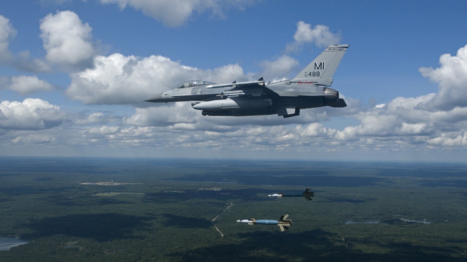 马丁内利,英超争冠之夜的璀璨明星